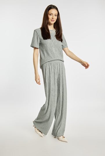 Luźne spodnie z marszczeniem