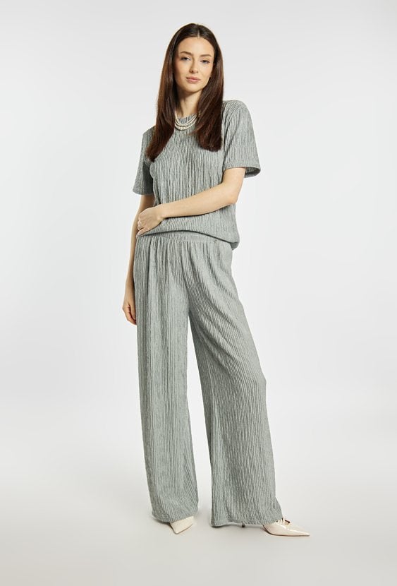 Luźne spodnie z marszczeniem