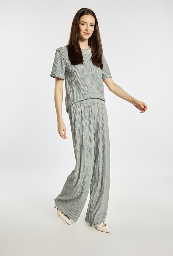 Luźne spodnie z marszczeniem