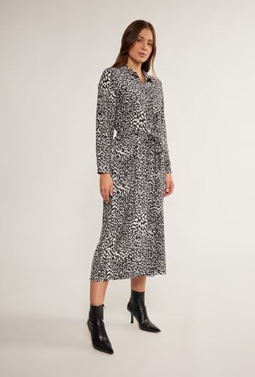 Wzorzysta sukienka midi