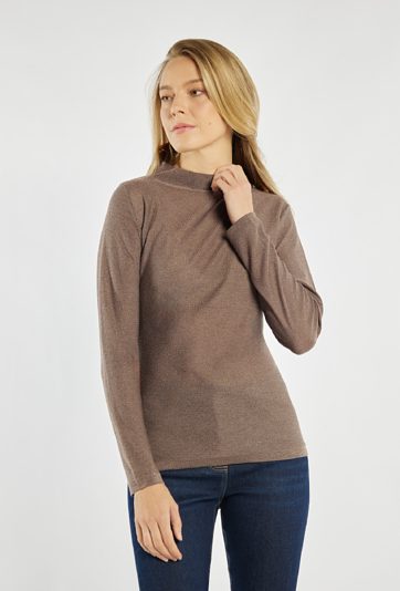 Sweter z subtelnym połyskiem