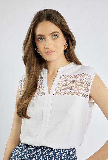 Biała bluzka bez rękawów