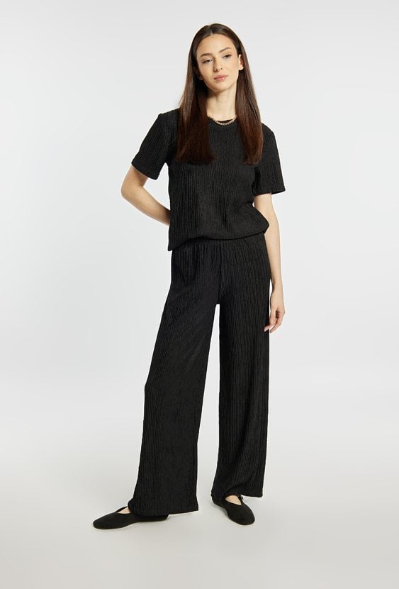 Luźne spodnie z marszczeniem