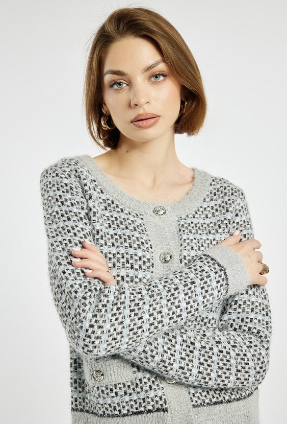 Sweter z krótkim włosiem