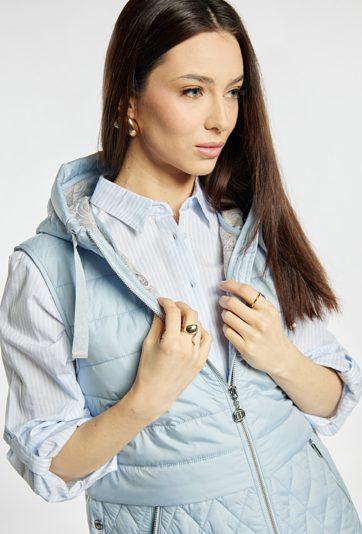 Kamizelka z kapturem