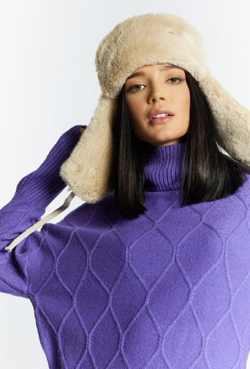 Czapka damska z wiązaniem