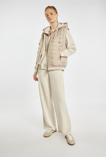 Kamizelka z kapturem