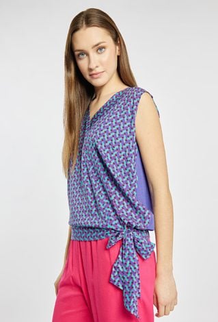 Bluzka o kopertowym kroju