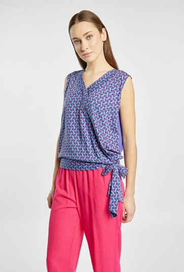 Bluzka o kopertowym kroju