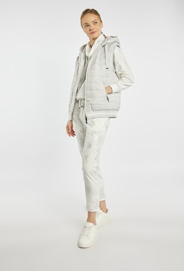 Kamizelka z kapturem