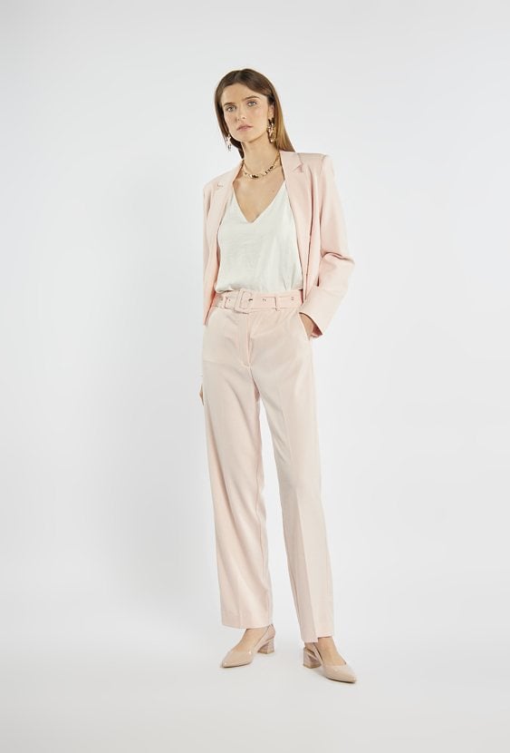 Eleganckie spodnie z paskiem