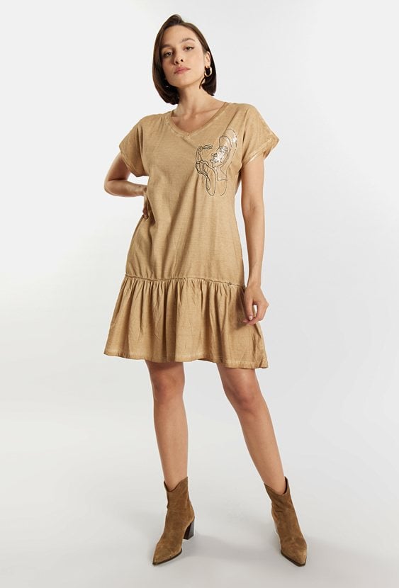 Sukienka damska z ozdobnym haftem