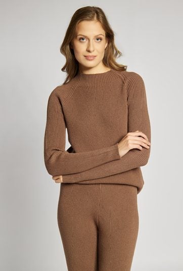 Sweter damski z prążkowaną strukturą