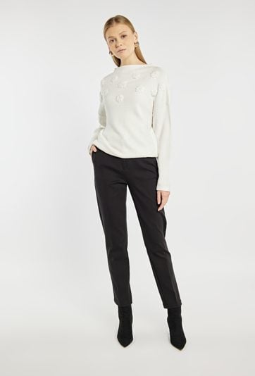 Sweter z małymi kwiatkami 3D