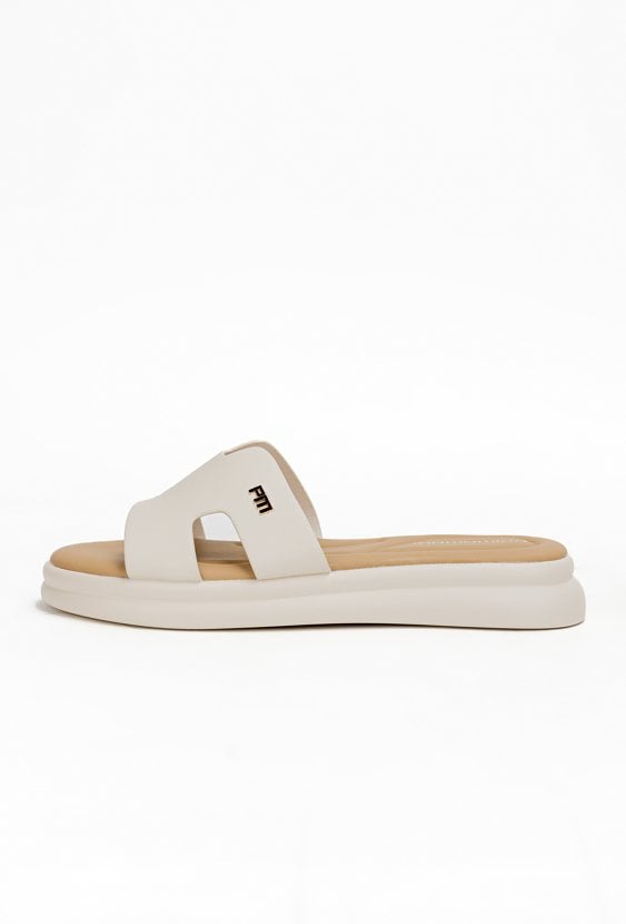 Klapki damskie w białym kolorze