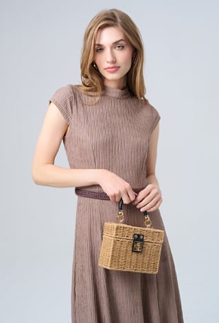 Długa sukienka ze strukturalnej dzianiny