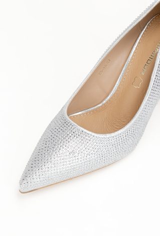 Czółenka ze zdobieniami