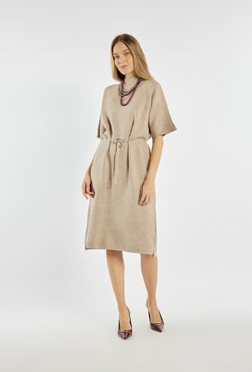 Dzianinowa sukienka z wiązaniem