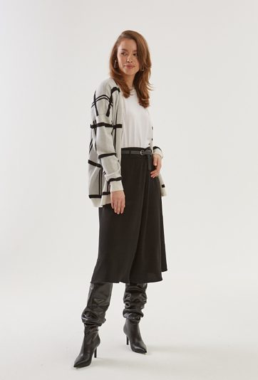 Czarna spódnica midi