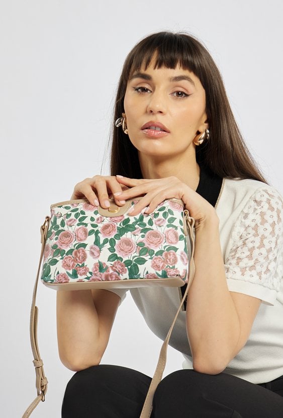 Torebka z kwiatowym wzorem