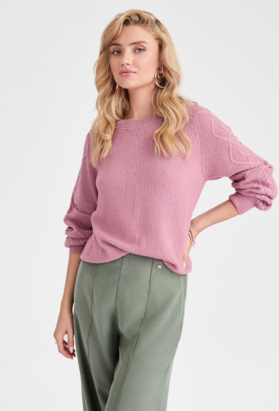 Różowy sweter z domieszką wełny