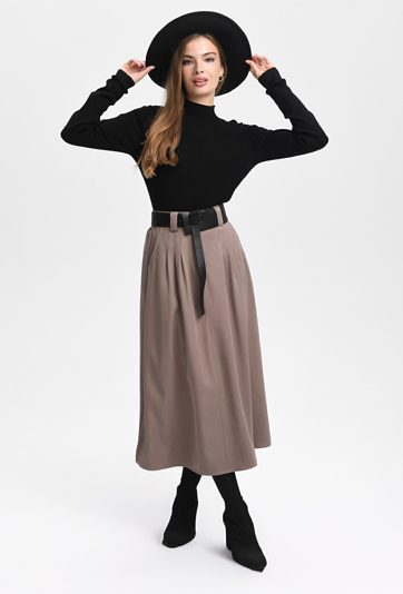 Rozkloszowana spódnica z wysokim stanem