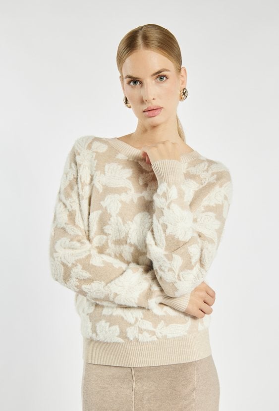 Sweter z kwiatowym motywem