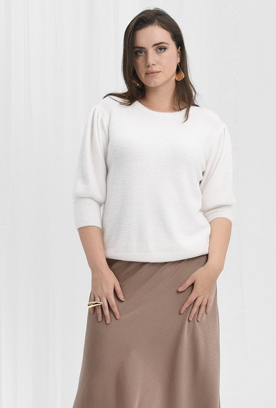 Sweter z efektem moheru