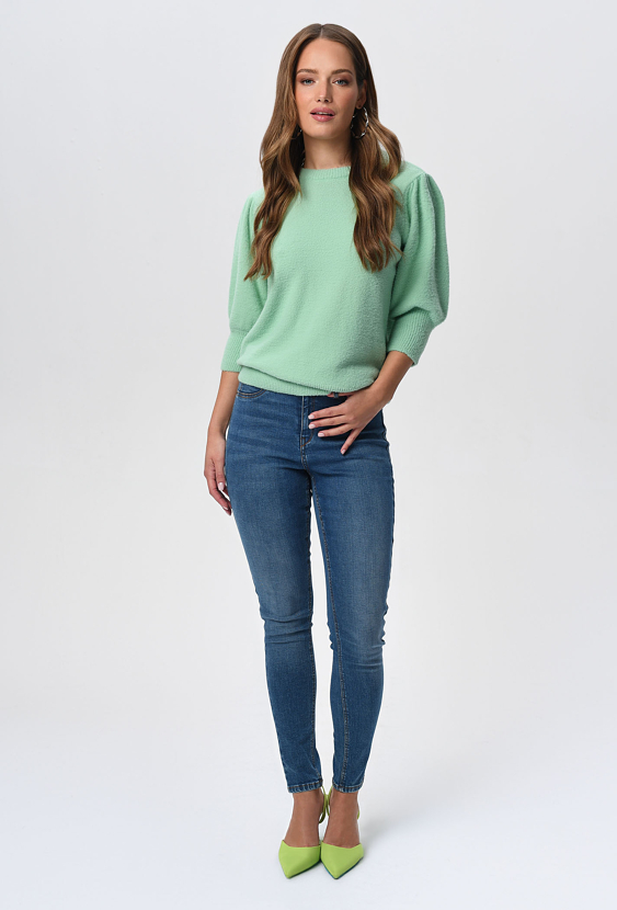 Sweter z efektem moheru