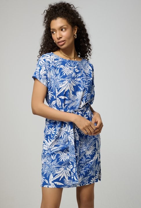 Krótka sukienka z wiskozy z paskiem