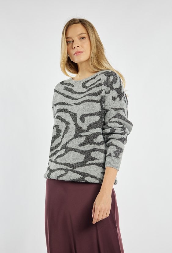 Sweter z połyskującym wzorem