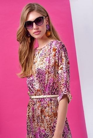 Satynowa sukienka w szlachetny wzór