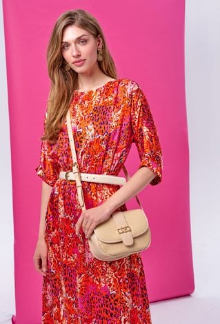 Satynowa sukienka w szlachetny wzór