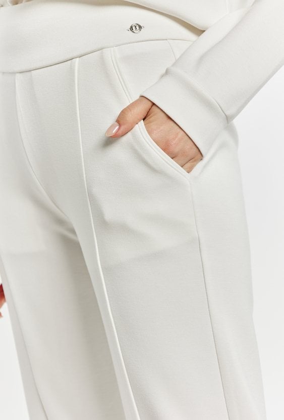 Materiałowe spodnie damskie