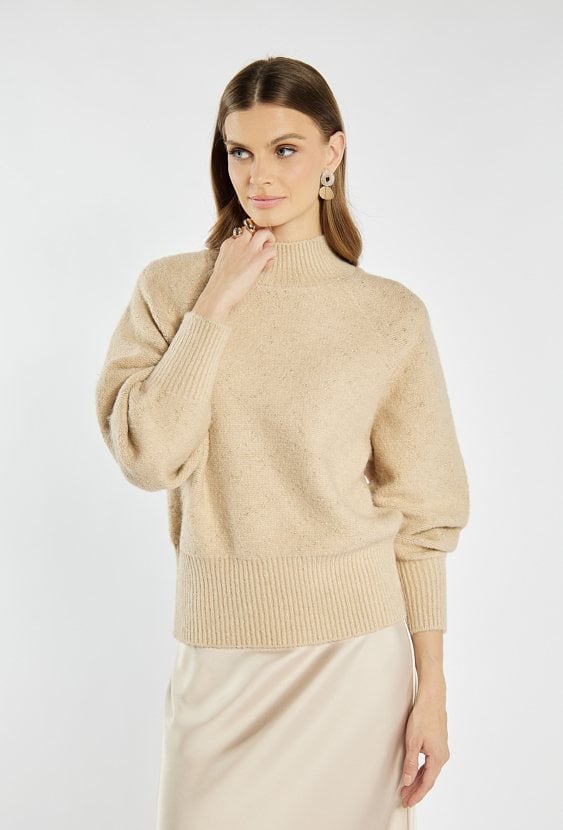 Sweter z delikatnym połyskiem