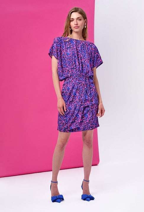 Satynowa krótka sukienka