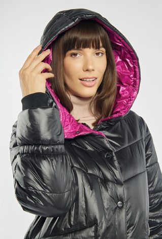 Płaszcz damski z zawieszką