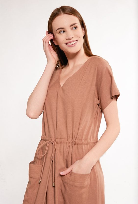 Sukienka z wiskozy oraz lnu