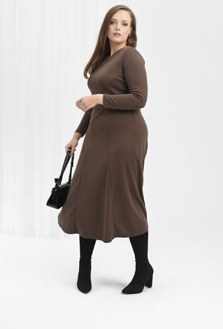 Elegancka sukienka z rozkloszowanym dołem