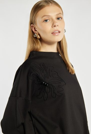 Bluza z haftowym wzorem