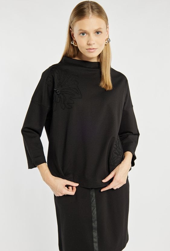 Bluza z haftowym wzorem