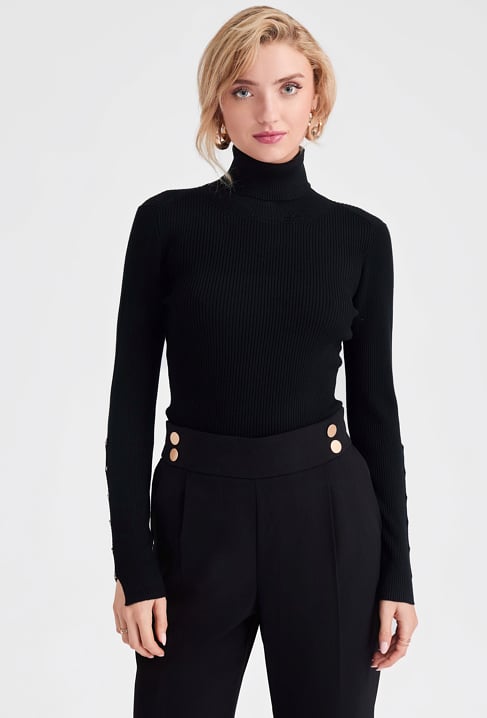 Golf z ozdobnym rękawem