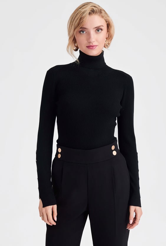 Golf z ozdobnym rękawem