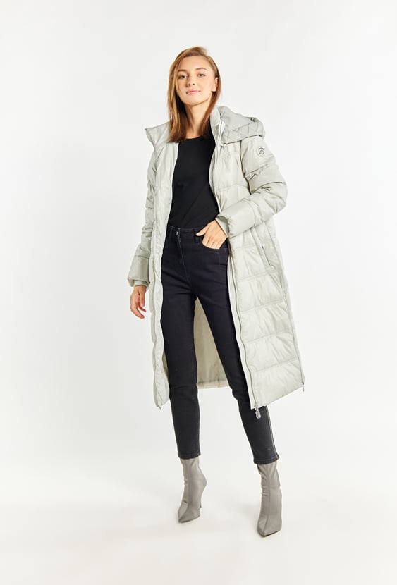 Dłuższy płaszcz damski