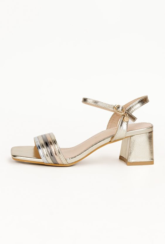 Sandały na stabilnym obcasie