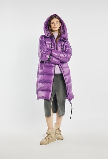 Płaszcz damski za kolano