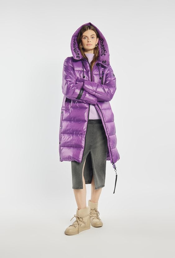 Płaszcz damski za kolano