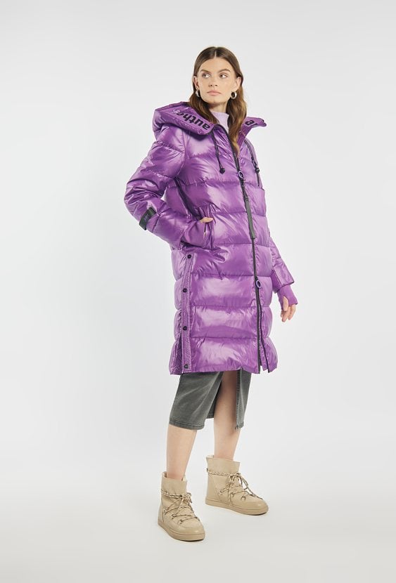 Płaszcz damski za kolano