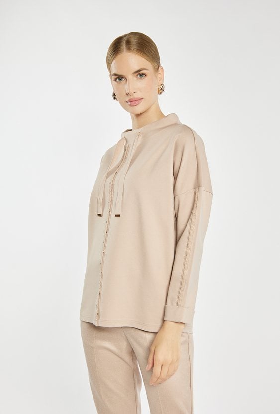 Bluza z wyższym kołnierzem