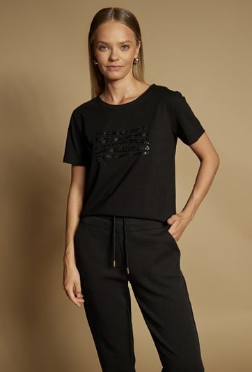 T-shirt z efektowną aplikacją